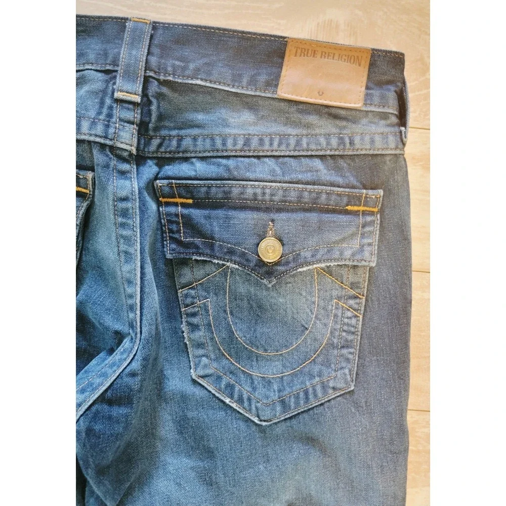 True Religion Geno Men's 32 Relaxed Slim Distressed Denim‎ Jeans USA Made